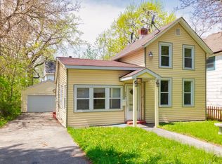 206 S West St, Waukegan, IL 60085