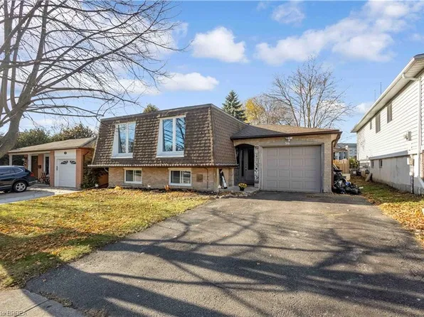 36 Valerie Ct, Cambridge, ON N3C 3H4