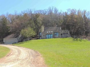 112 W Glen Hollow Rd, Galena, IL 61036
