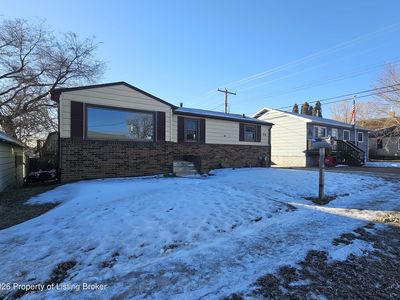 28 3rd St SE, Dickinson, ND, 58601