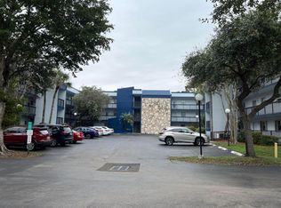 3220 Holiday Springs Boulevard #1-210, Margate, FL 33063