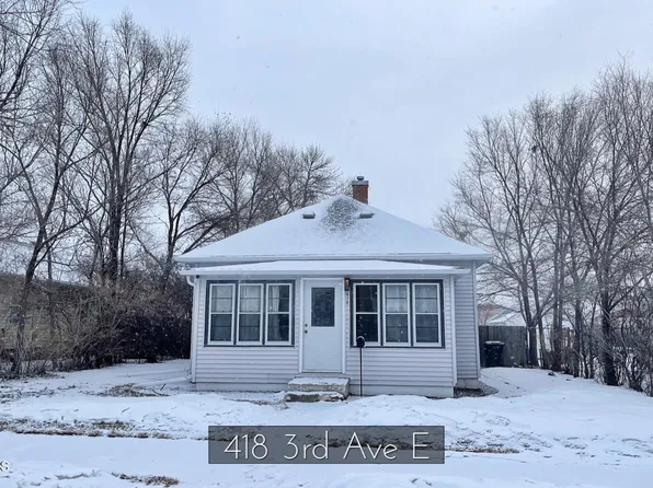 418 3rd Ave E, Williston, ND 58801
