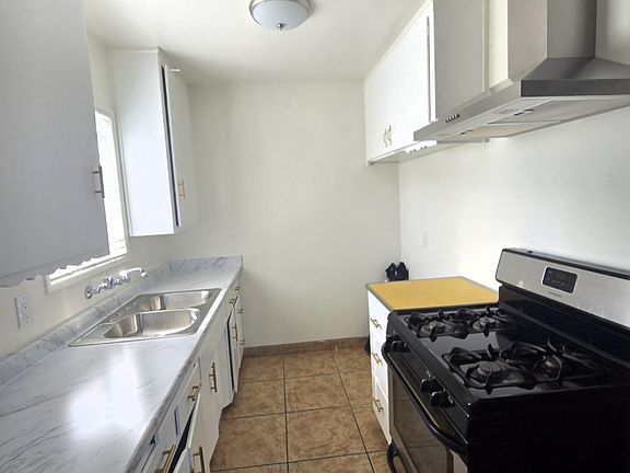 2nd image of 9800 San Carlos Ave #B