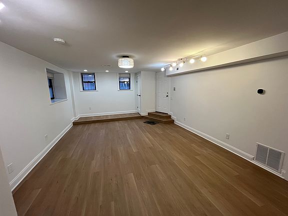 3rd image of 1320 N Wicker Park Ave #G