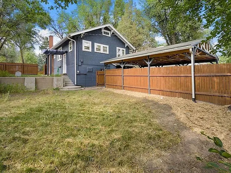 1521 E Platte Ave — Photo 15