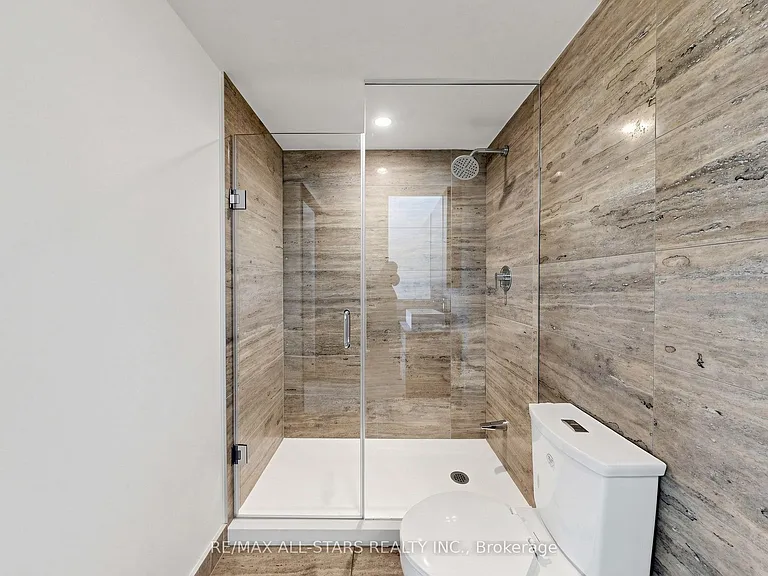 110 Fort York Blvd #G08 — Photo 35