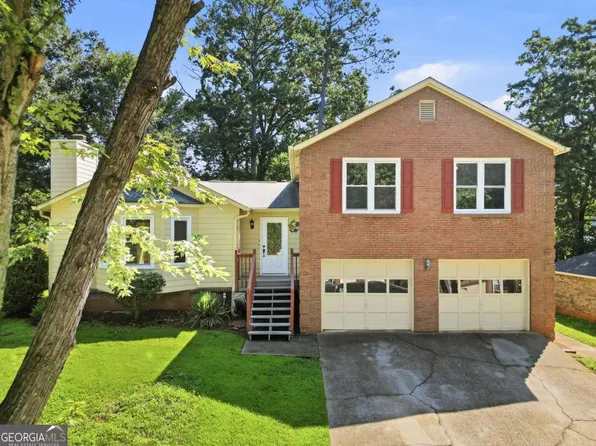 440 Hunters Cove Ct, Lawrenceville, GA 30044