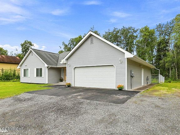 3rd image of 36465 Meeks St