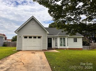 8633 Milton Morris Dr, Charlotte, NC 28227