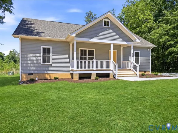 822 Nottoway Ave, Blackstone, VA 23824