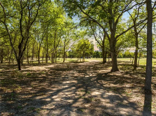 1340 Estes Rd, Lorena, TX 76655