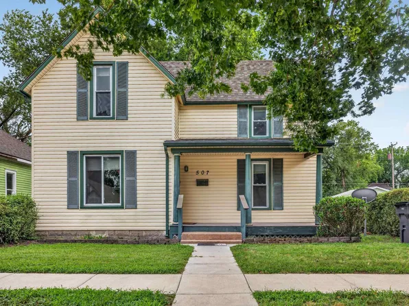 507 W 6th St, Newton, KS 67114