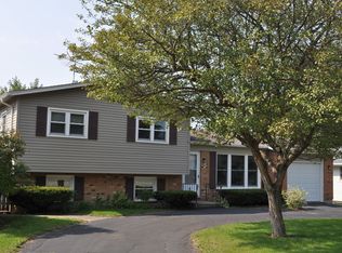 58 Hawthorne Dr, Lindenhurst, IL