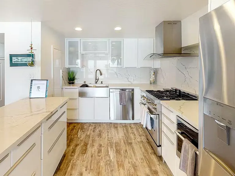 452 Oceanview Dr — Photo 15