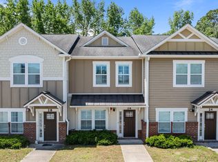 26 Hunters Run Ave, Pembroke, NC 28372