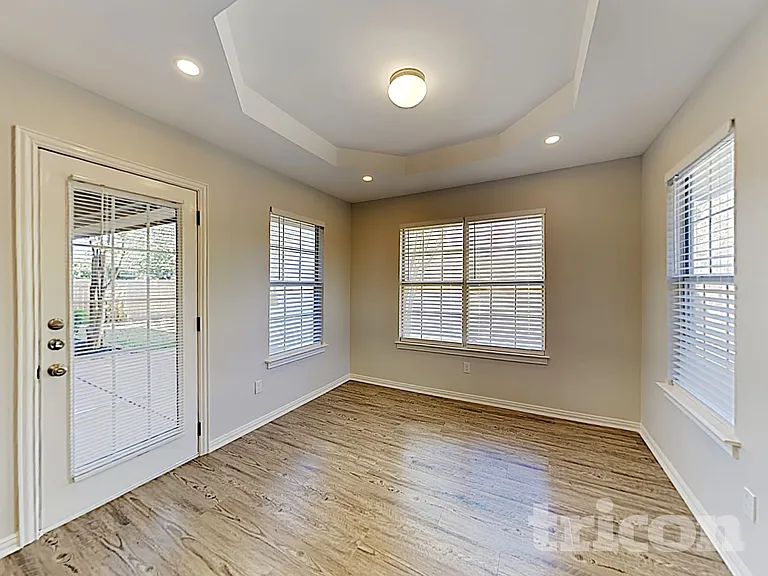 1012 Brookhaven Dr — Photo 5