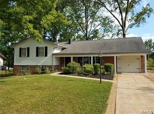 12 Media Ct, Saint Louis, MO 63146