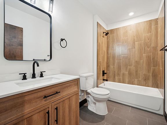4th image of 3314 Fairmount Ave #A