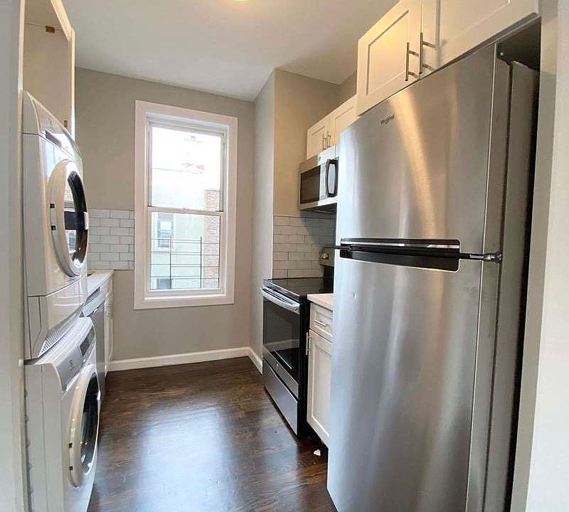 1st image of 2337 Andrews Ave N #5