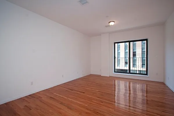 Rented by J Misrahi Realty Corp | media 24