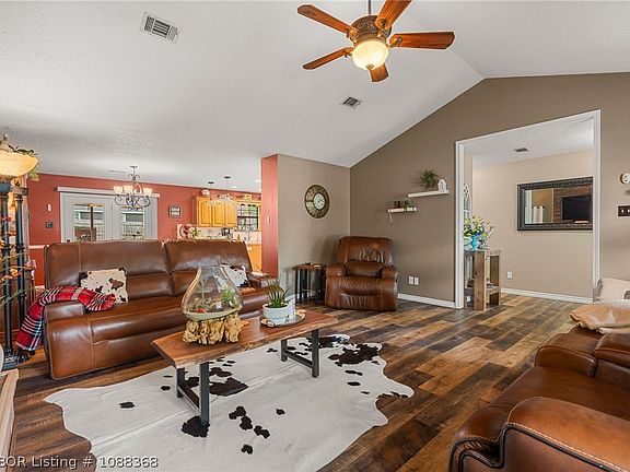 5th image of 2210 Breckenridge Ter