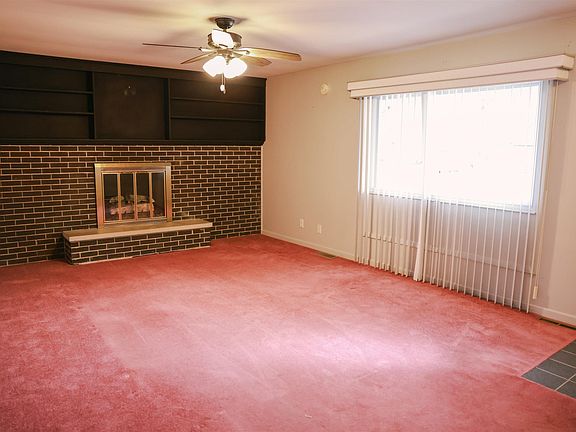 4th image of 610 N Dan Patch Dr