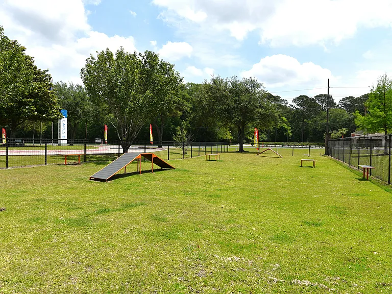 Lakeside Apartments — Photo 20