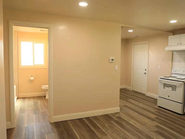 422 Pine St — Photo 5