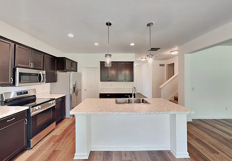 10506 Broadford St — Photo 3