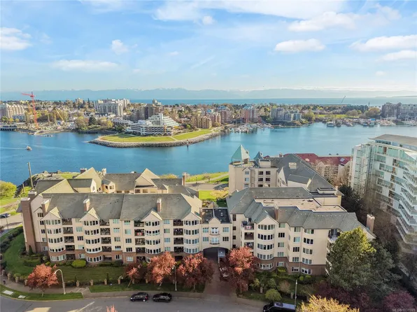 50 Songhees Rd #409, Victoria, BC V9A 7J4