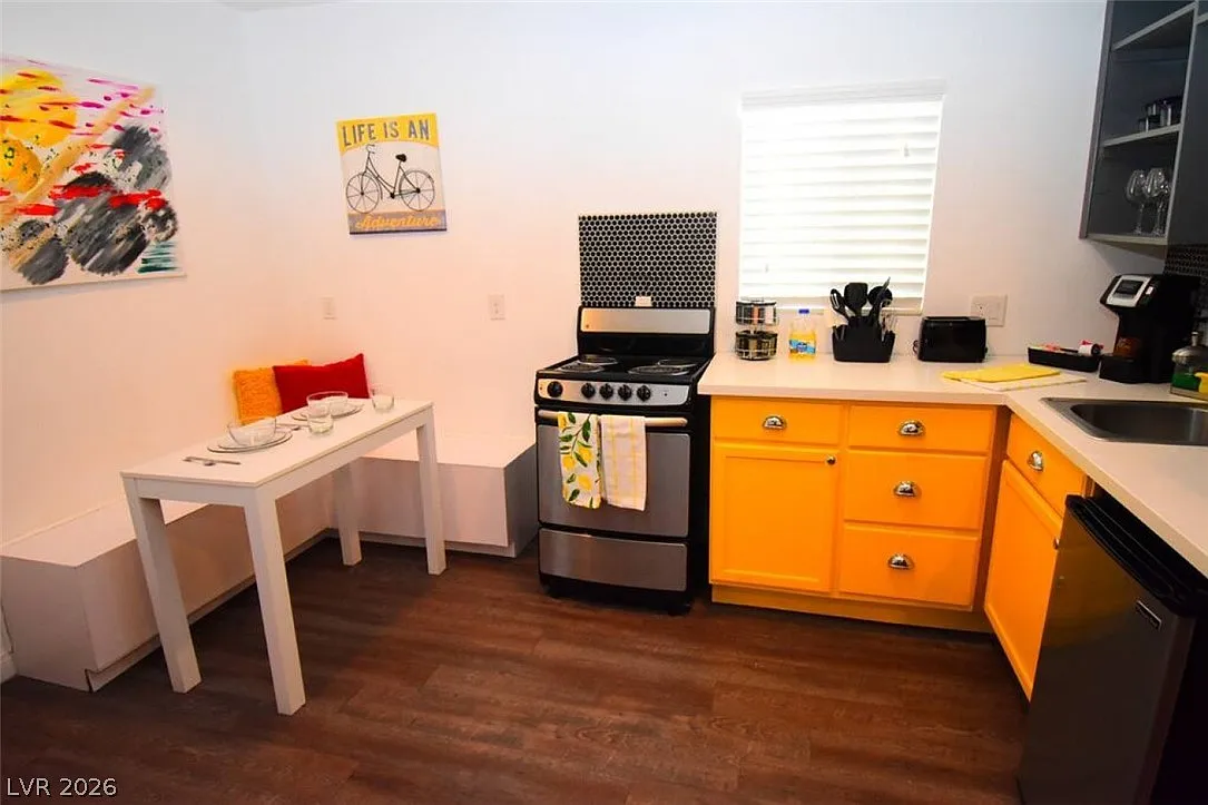Studio, 400 sqft, $1,150 — Photo 4
