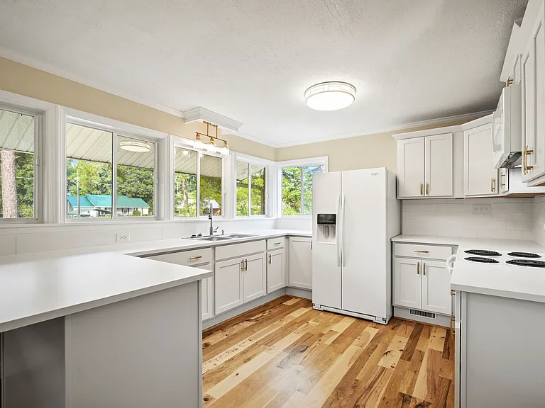607 Longleaf Ave — Photo 19