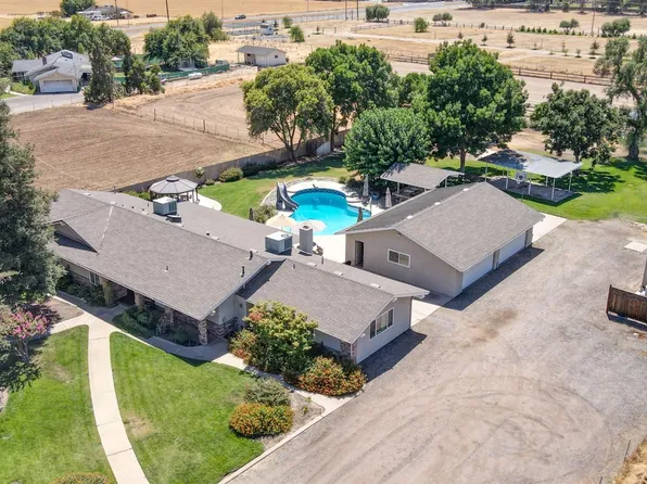 5091 N Marjan Ave, Clovis, CA 93619