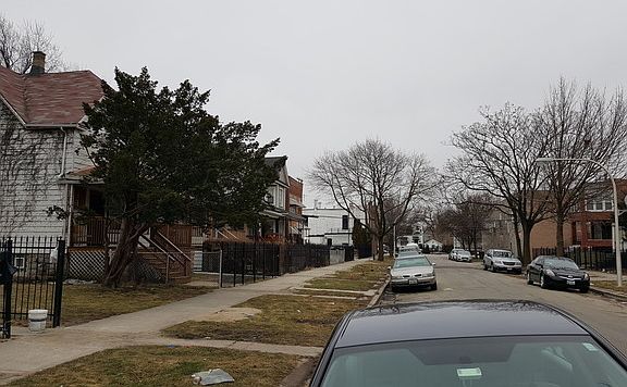 2nd image of 835 N Lawler Ave