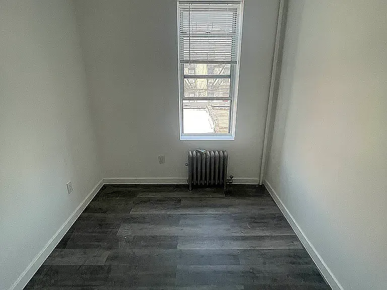 34-18 44th St #2R — Photo 3