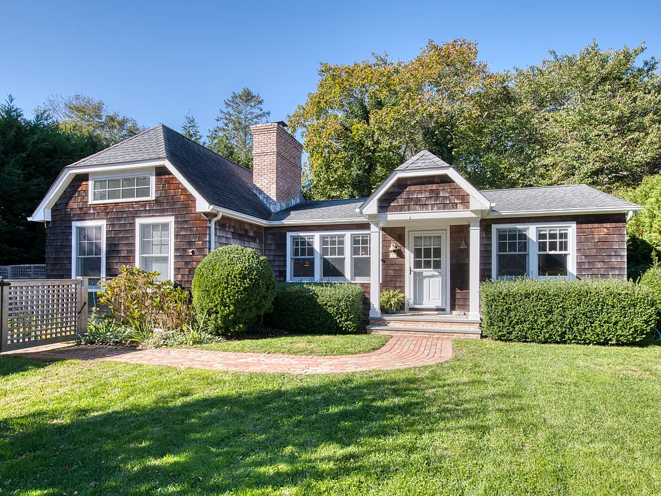 79 Miller Ln E