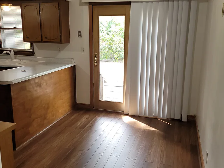 2139 N William Ave — Photo 8