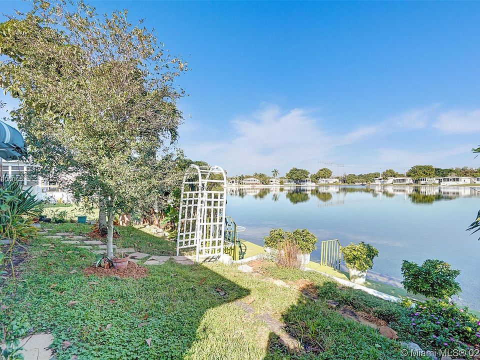 1st image of 3021 Lakeshore Dr