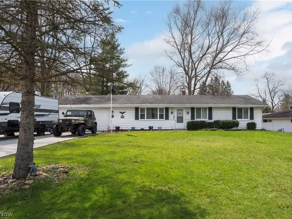 566 Orchard Grove Ave, Northfield, OH 44067