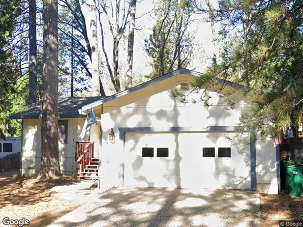 14382 Sinclair Cir, Magalia, CA 95954