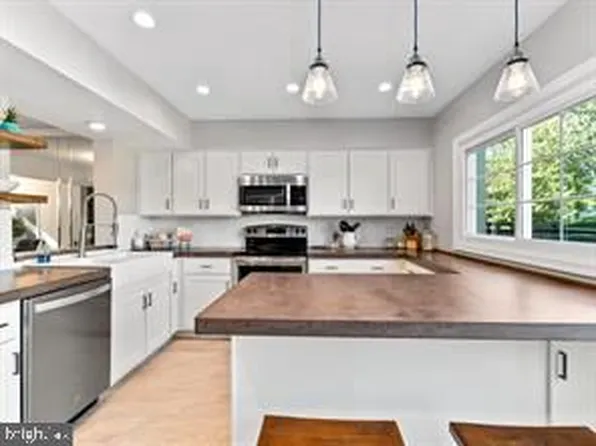 3904 Angelton Ct, Burtonsville, MD 20866