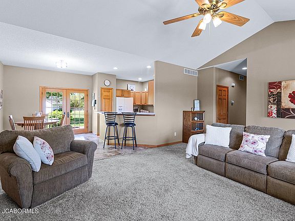 5th image of 3792 Saratoga Ct