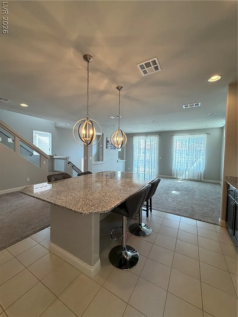 5 bed, 3.0 bath, 2641 sqft, $2,850 — Photo 2