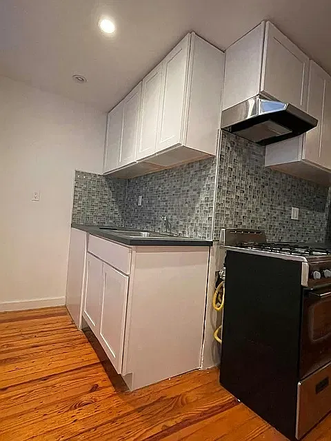 15 Stanton Street — Photo 2
