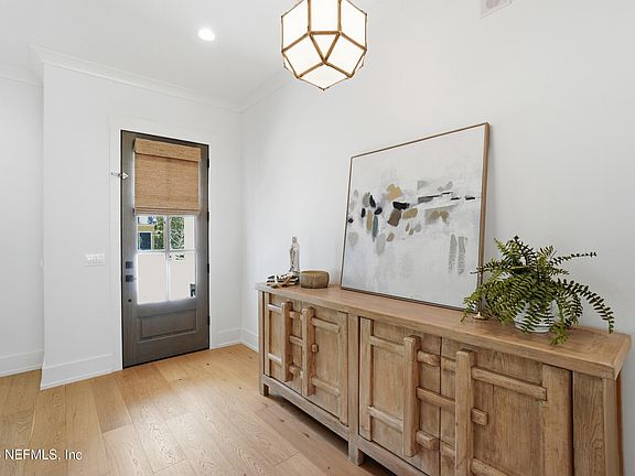 2nd image of 35 JEFFERSON Avenue