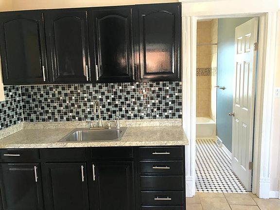 4th image of 427 Hawley Ave APT 3