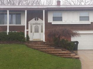 1565 Glen Lake Rd #1, Hoffman Estates, IL 60169