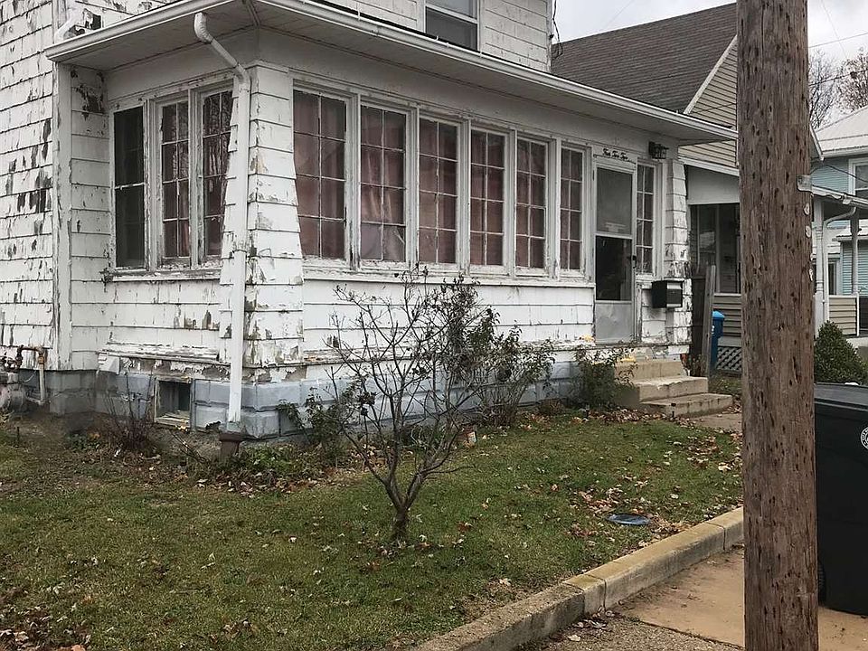 2nd image of 422 Crescent Ave