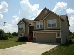 1102 W Eagle Pass Ct, Ottawa, KS 66067