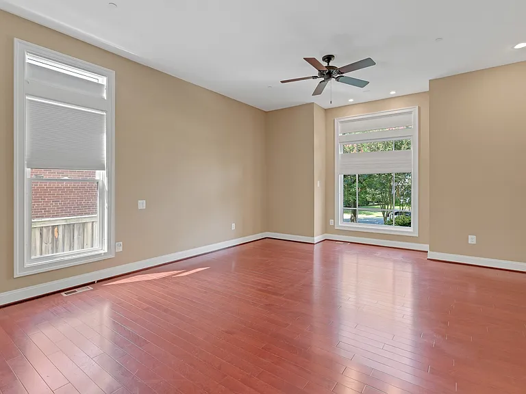 7607 Newmarket Dr — Photo 11